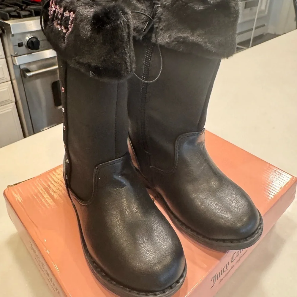 NEW Juicy Couture Girls Winter Boots Toddler Size 10 Black Faux Fur & Rhinestone